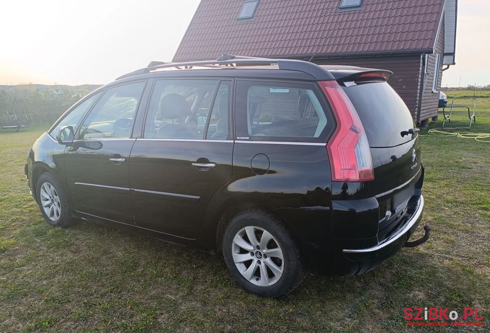 2012' Citroen C4 Picasso photo #5