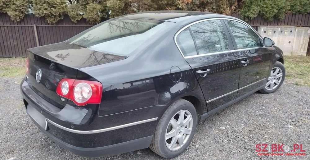 2008' Volkswagen Passat photo #4