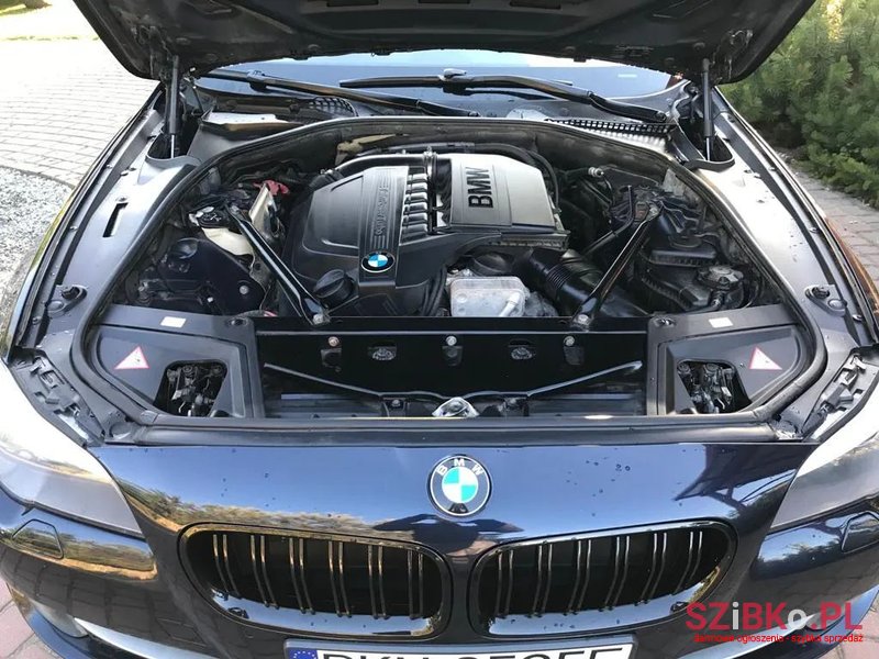 2013' BMW 5 Series photo #6