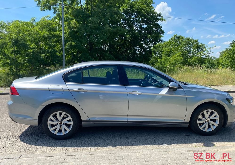 2020' Volkswagen Passat photo #3