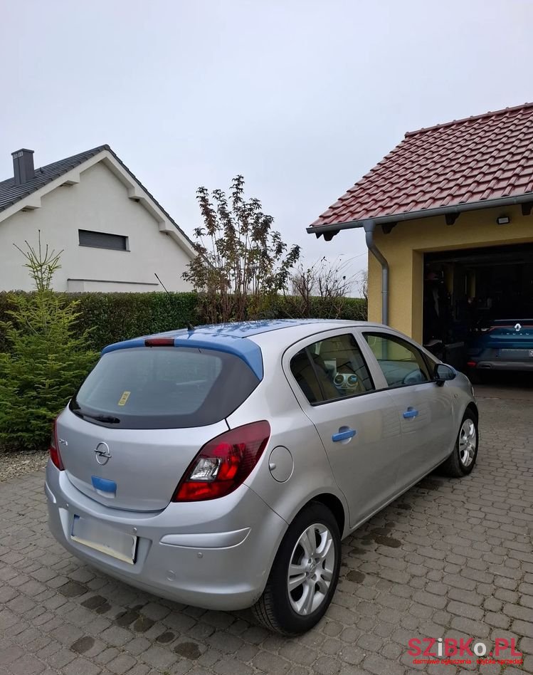 2009' Opel Corsa photo #2