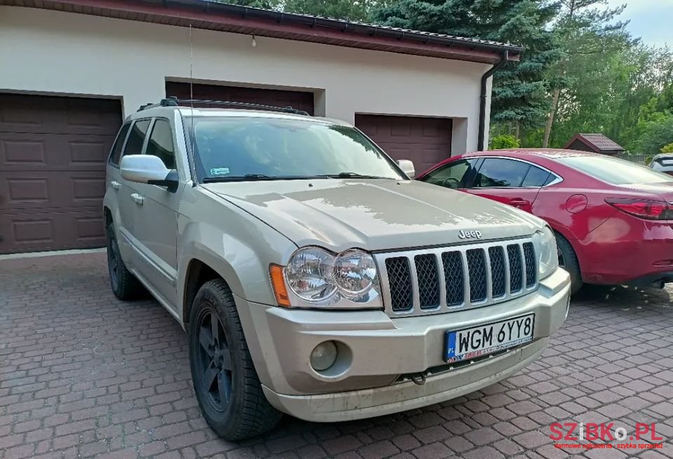 2007' Jeep Grand Cherokee photo #2