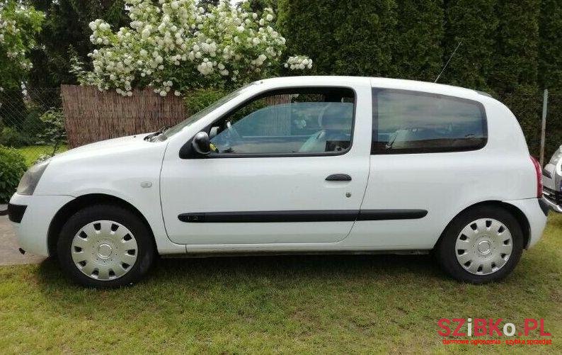 2004' Renault Clio photo #1