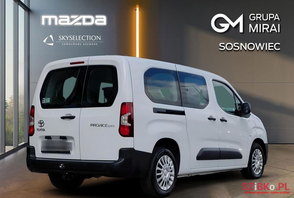 2023' Toyota ProAce City Verso photo #5
