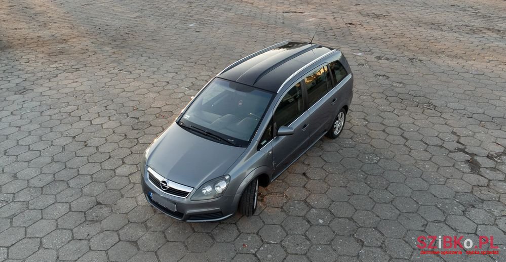 2007' Opel Zafira 1.9 Cdti Cosmo photo #2