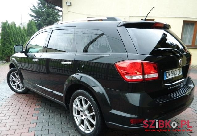 2013' Fiat Freemont photo #3