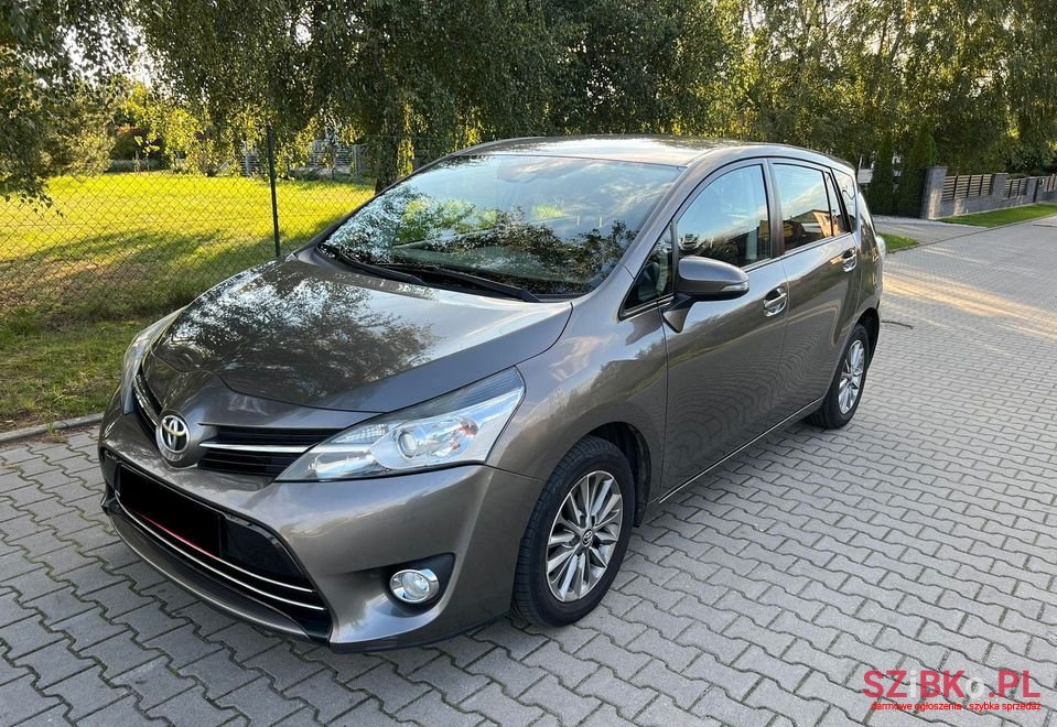 2016' Toyota Verso photo #1