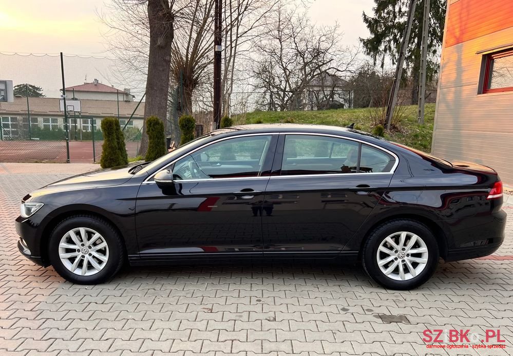 2015' Volkswagen Passat photo #5