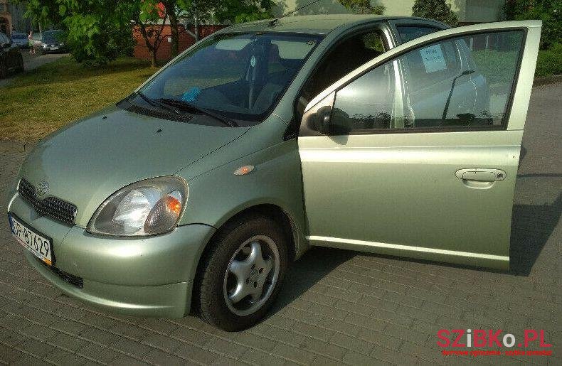 2001' Toyota Yaris photo #2