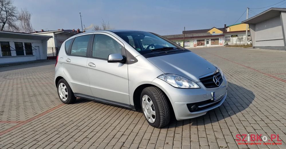 2011' Mercedes-Benz A-Class photo #5