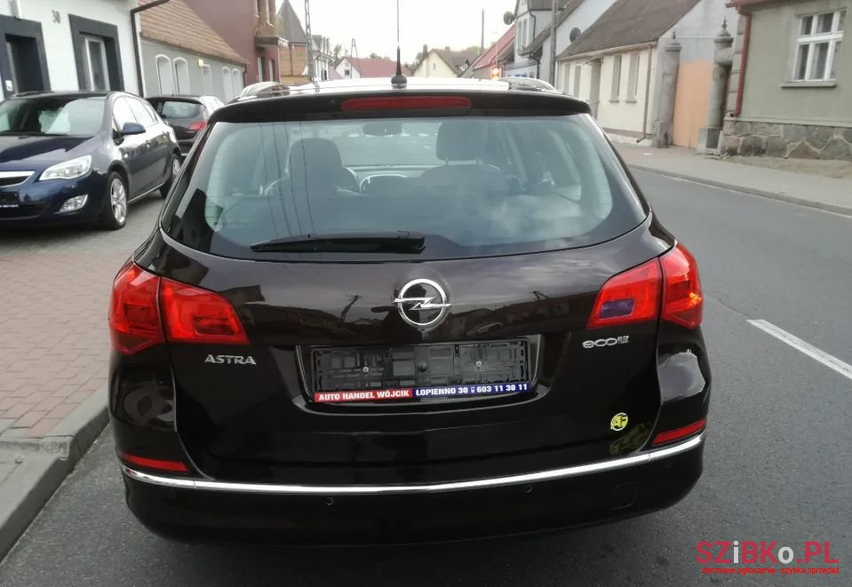 2014' Opel Astra photo #6