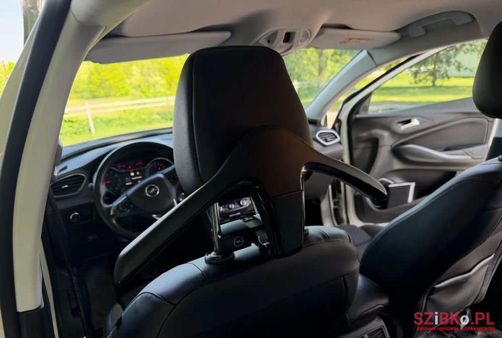 2017' Opel Grandland X 1.2 T Innovation S&S photo #2