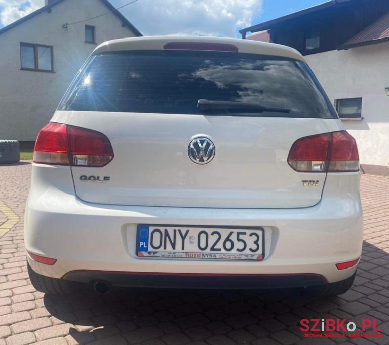 2010' Volkswagen Golf photo #2