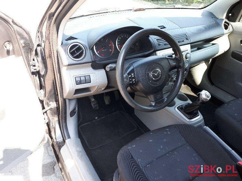 2004' Mazda 2 photo #2