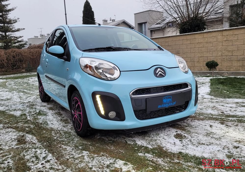 2013' Citroen C1 1.0 Exclusive photo #1