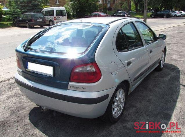 1999' Renault Megane photo #1