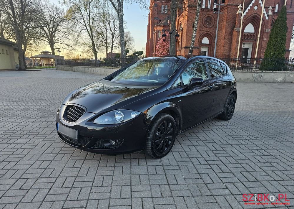 2008' SEAT Leon photo #2