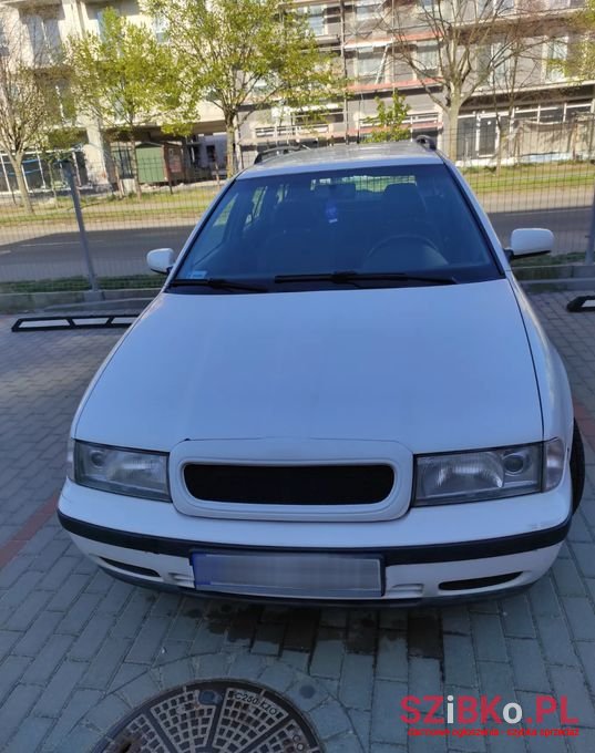 1999' Skoda Octavia photo #1