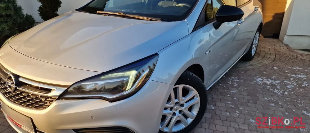 2018' Opel Astra photo #3