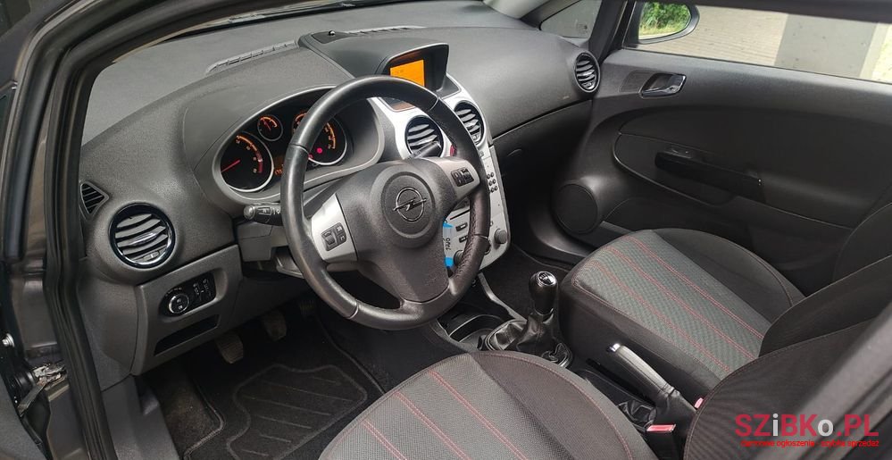 2011' Opel Corsa photo #4