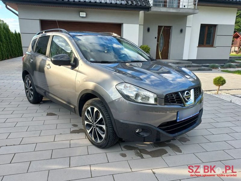 2013' Nissan Qashqai 2.0 4 X 4 360 photo #1