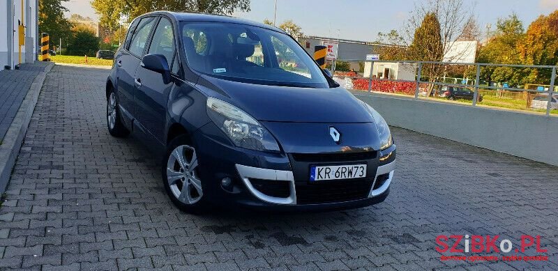 2011' Renault Scenic photo #1