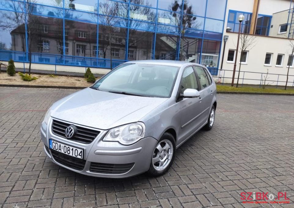 2005' Volkswagen Polo photo #4