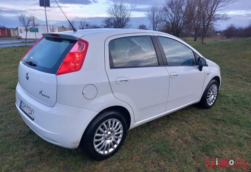 2009' Fiat Punto Evo photo #6