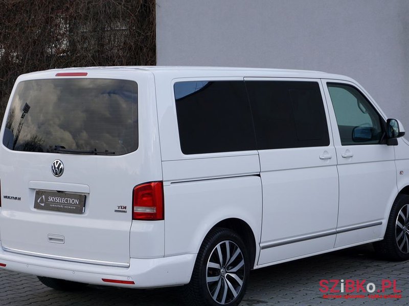 2015' Volkswagen Multivan photo #6