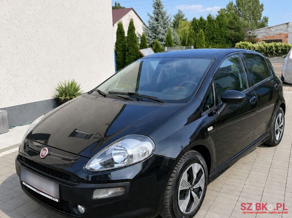2010' Fiat Punto Evo photo #1