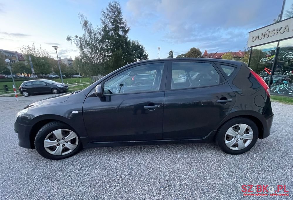 2011' Hyundai i30 photo #5