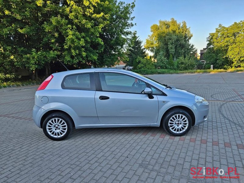 2009' Fiat Grande Punto 1.4 8V photo #5