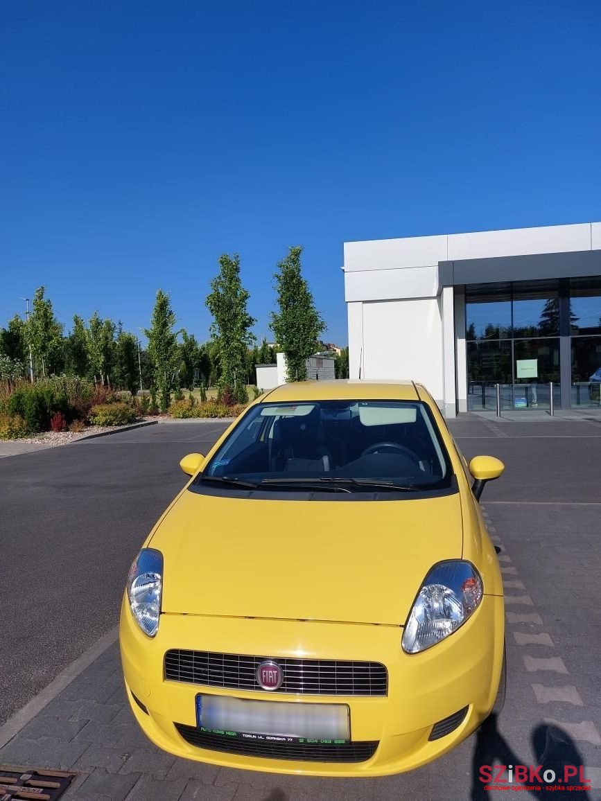 2009' Fiat Grande Punto photo #2