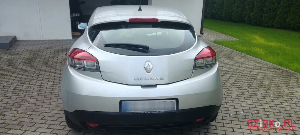 2009' Renault Megane photo #5