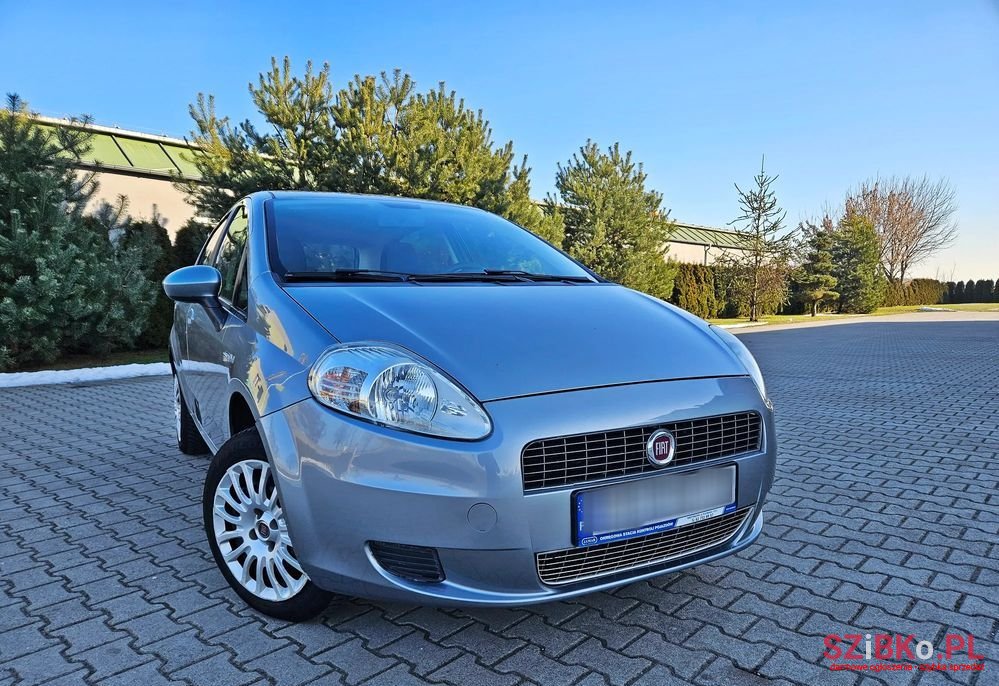 2009' Fiat Grande Punto 1.4 8V Speed photo #2