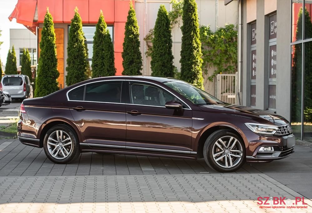 2015' Volkswagen Passat photo #3