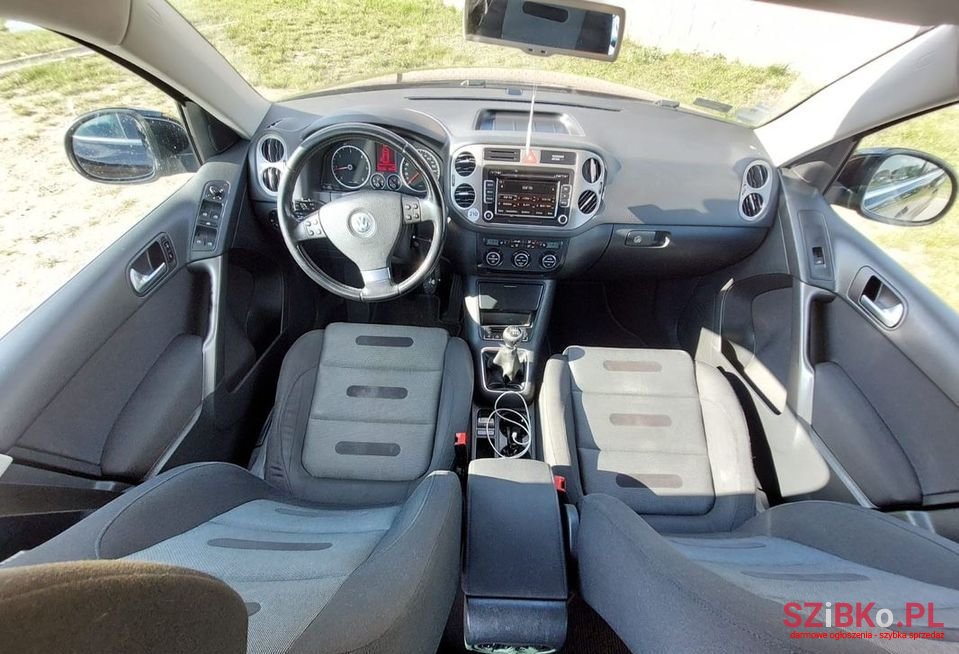 2008' Volkswagen Tiguan photo #5