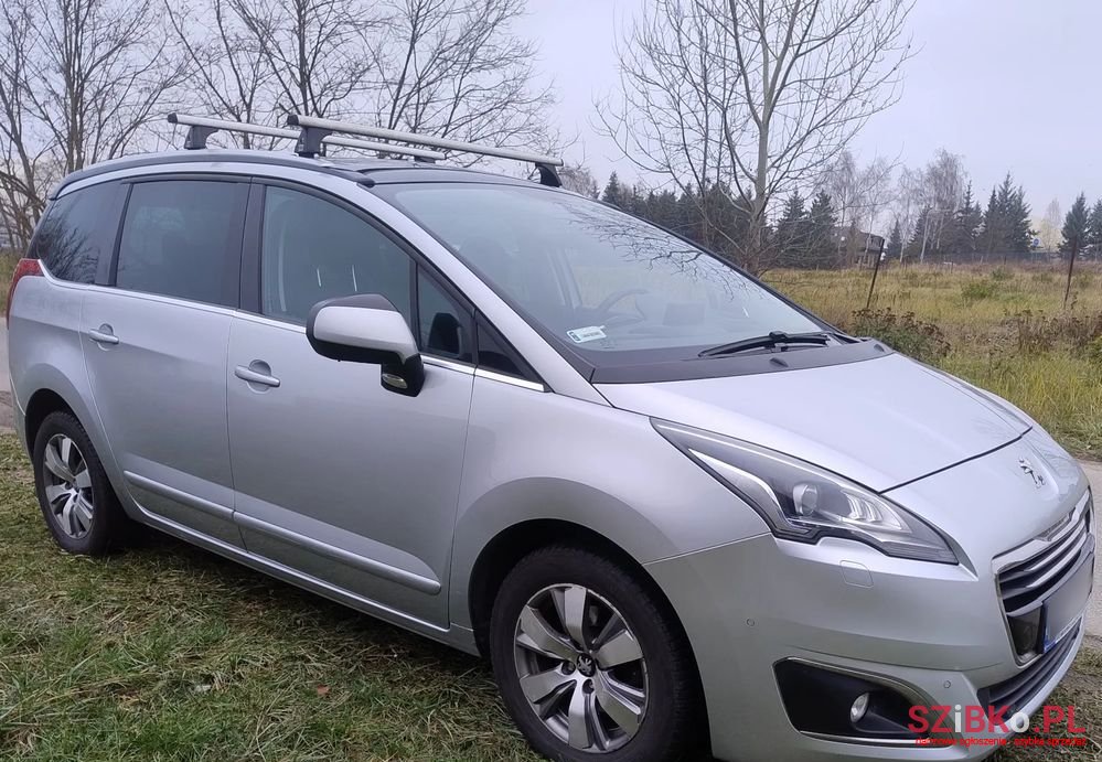 2016' Peugeot 5008 photo #6