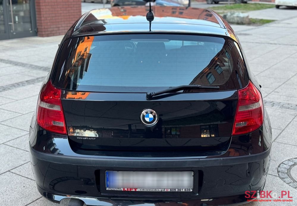 2007' BMW 1 Series 118D photo #4