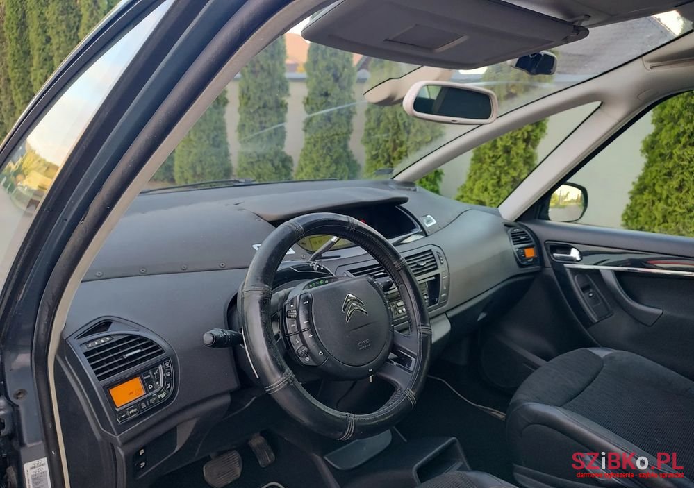 2010' Citroen C4 Grand Picasso photo #2