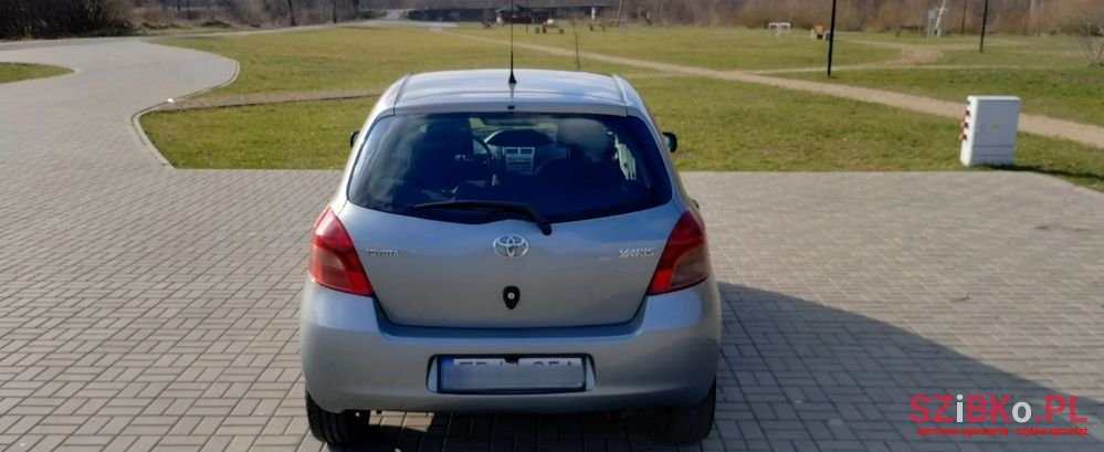 2008' Toyota Yaris photo #6