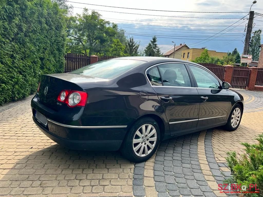 2009' Volkswagen Passat photo #4