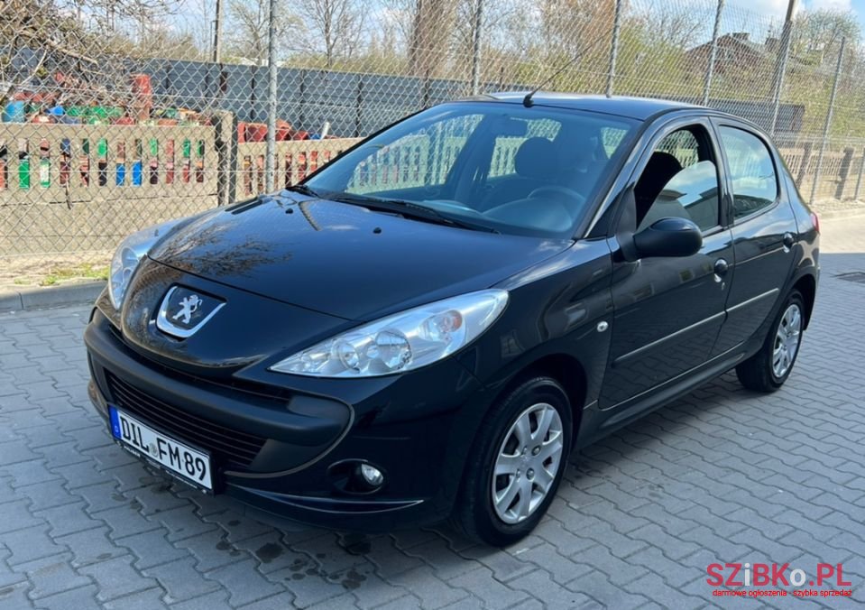 2012' Peugeot 206 Plus photo #1
