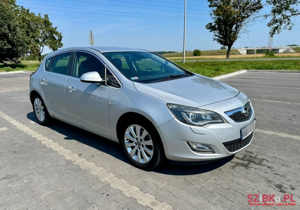 2010' Opel Astra Iv 1.7 Cdti Enjoy photo #2