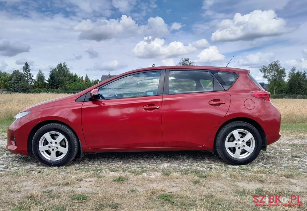 2014' Toyota Auris photo #5