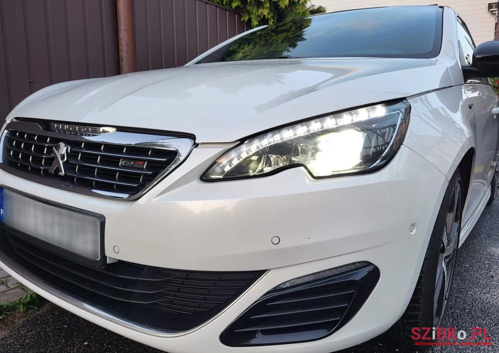 2015' Peugeot 308 photo #1