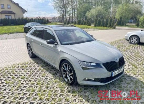 2018' Skoda Superb photo #2