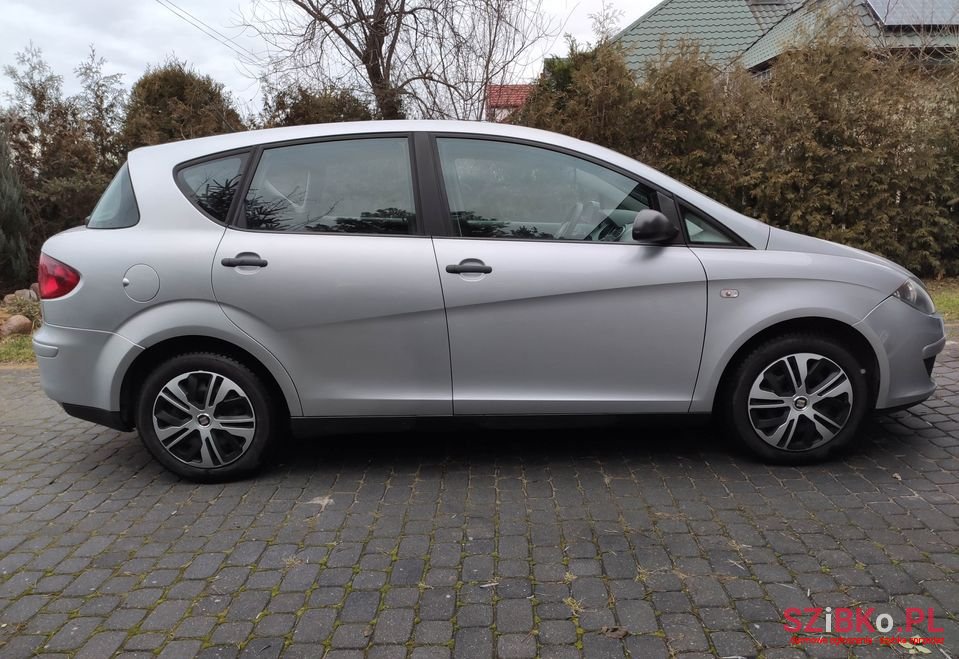 2008' SEAT Toledo photo #2