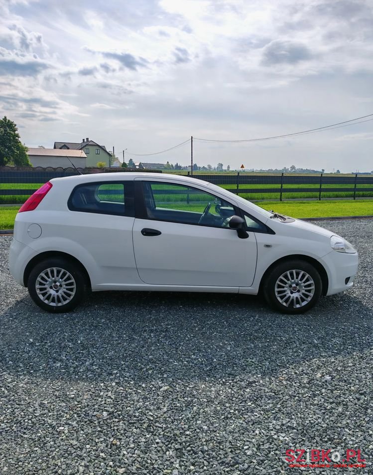 2009' Fiat Punto 1.2 8V photo #4