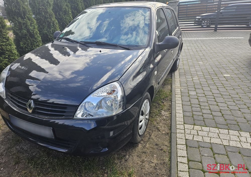 2009' Renault Clio photo #1